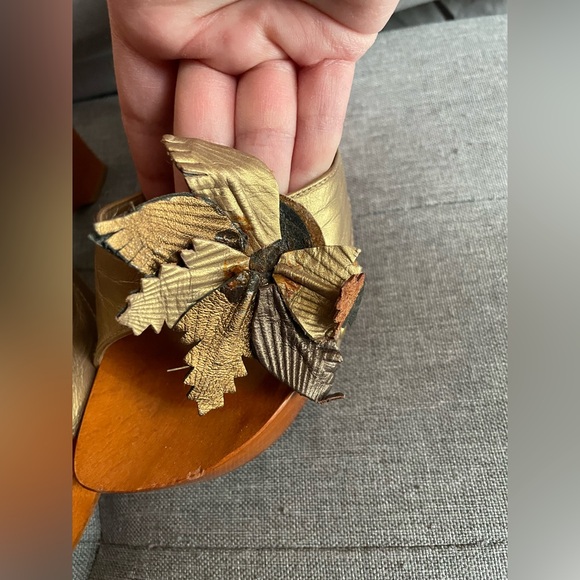 Stuart Weitzman wooden mules 6 - Picture 4 of 12